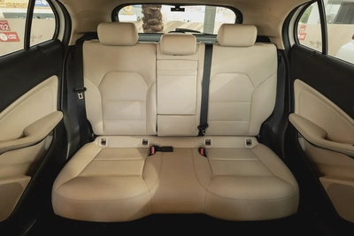 Mercedes-Benz GLA 220-11