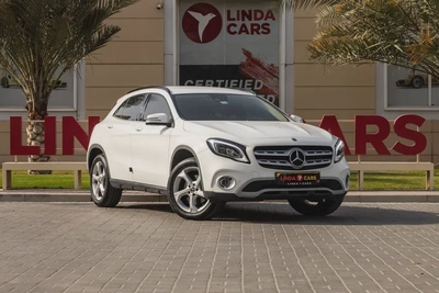 Mercedes-Benz GLA 220-0