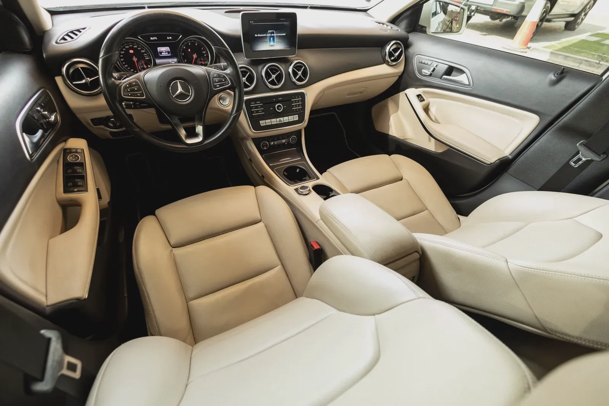 Mercedes-Benz GLA 220-6-6