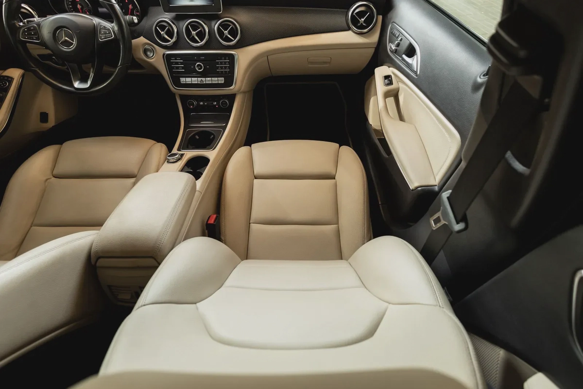 Mercedes-Benz GLA 220-17-17