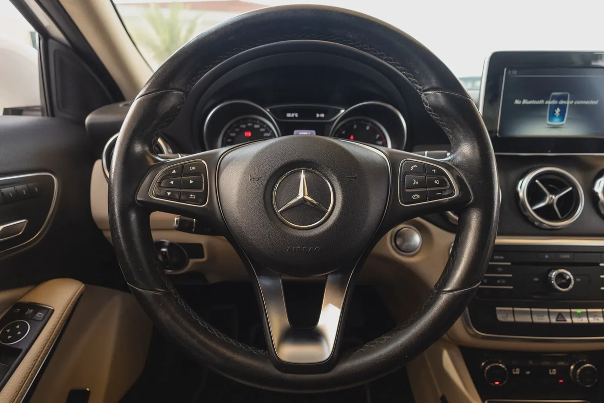 Mercedes-Benz GLA 220-8-8