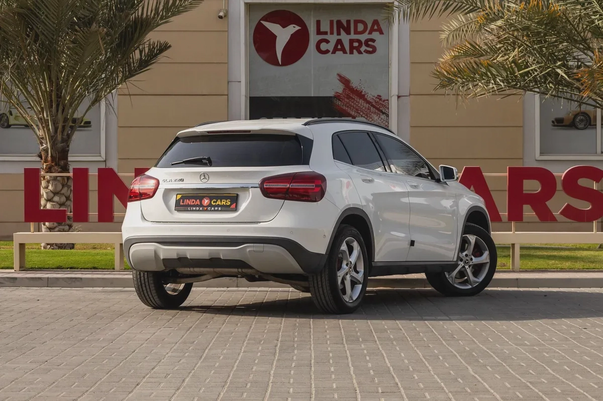 Mercedes-Benz GLA 220-21-21