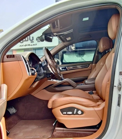 Porsche Cayenne STD SUV 3.6L Original paint 2020 GCC - AED 155,000-14