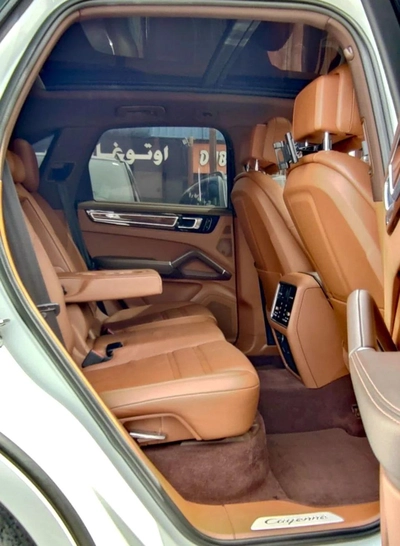 Porsche Cayenne STD SUV 3.6L Original paint 2020 GCC - AED 155,000-5