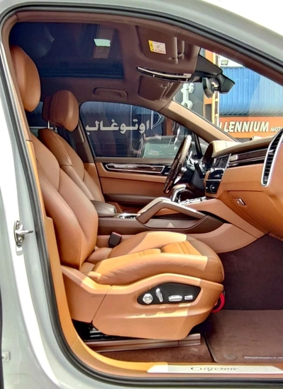 Porsche Cayenne STD SUV 3.6L Original paint 2020 GCC - AED 155,000-12