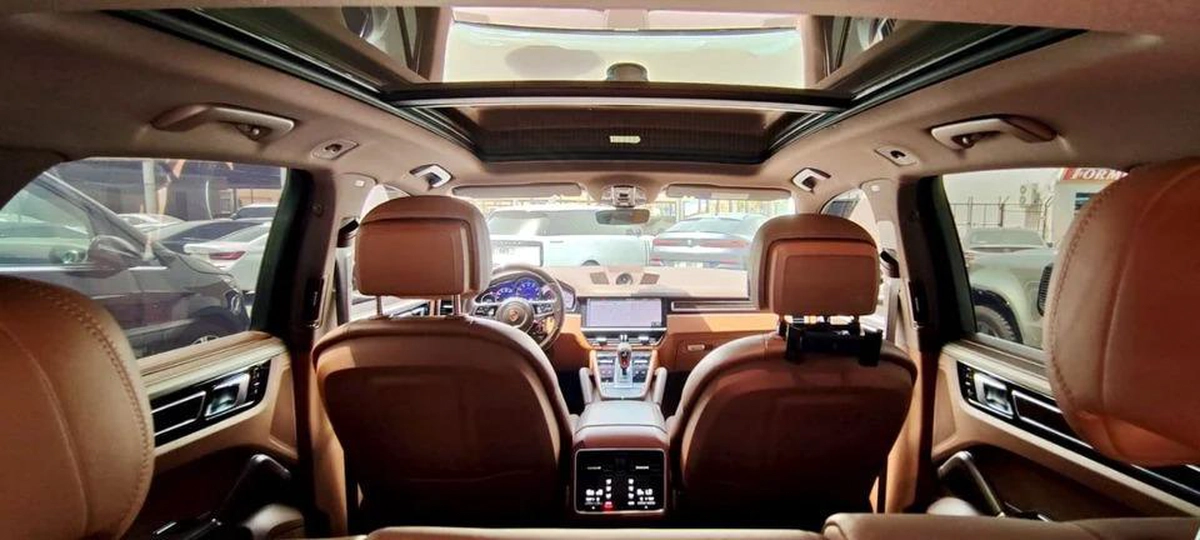 Porsche Cayenne STD SUV 3.6L Original paint 2020 GCC - AED 155,000-9-9