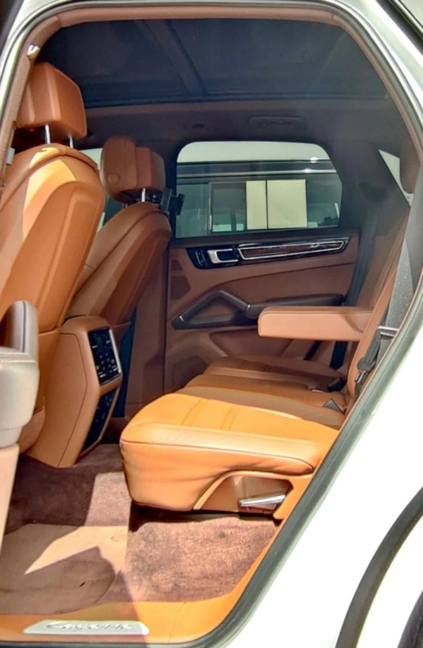 Porsche Cayenne STD SUV 3.6L Original paint 2020 GCC - AED 155,000