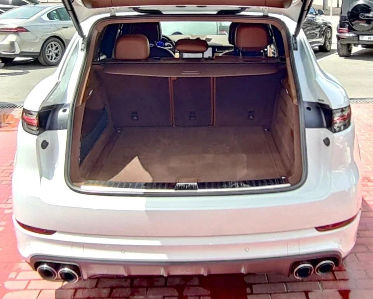 Porsche Cayenne STD SUV 3.6L Original paint 2020 GCC - AED 155,000-11-11