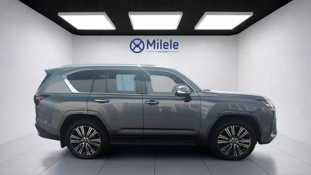 Lexus LX700h SIGNATURE