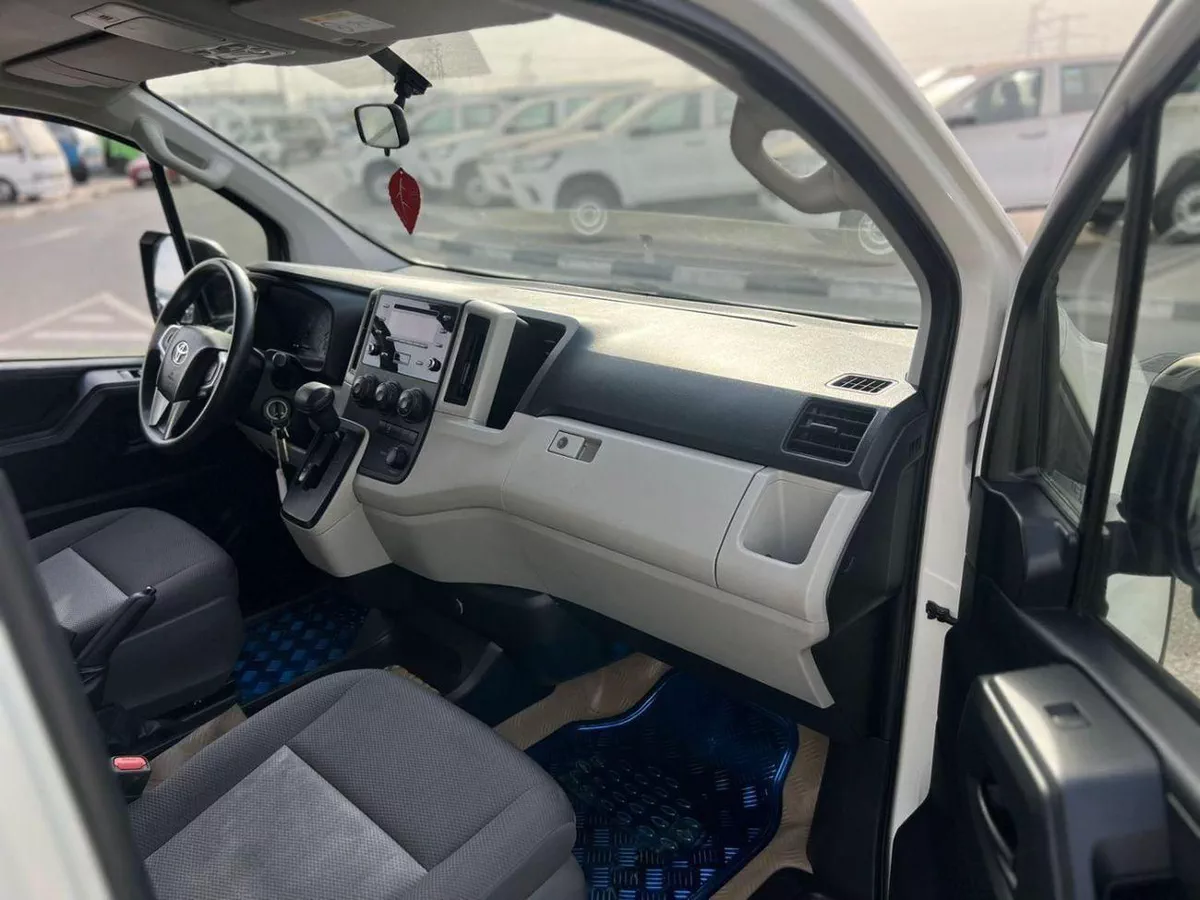 Toyota Hiace GL 2023 Toyota Hiace 3.5L V6 - GCC - Passenger Full Automatic - Patrol - 13 Seater - No Accident - 8-13-0