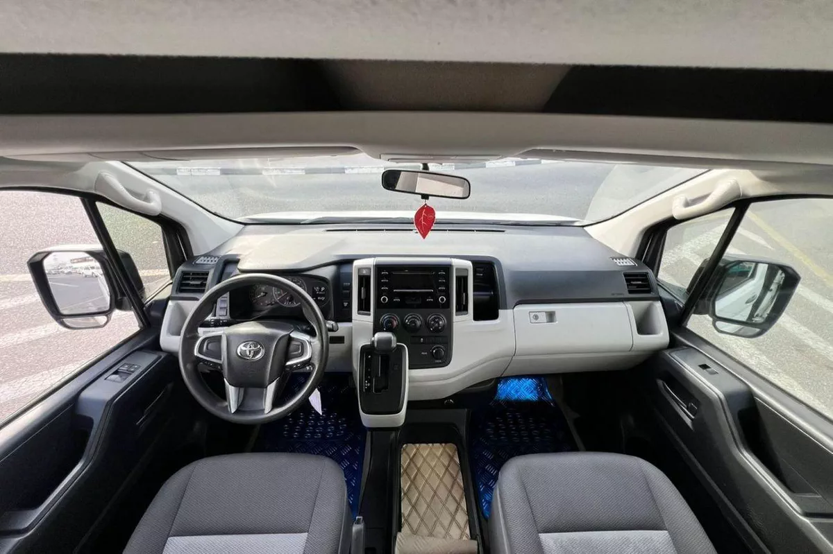 Toyota Hiace GL 2023 Toyota Hiace 3.5L V6 - GCC - Passenger Full Automatic - Patrol - 13 Seater - No Accident - 8-15-0