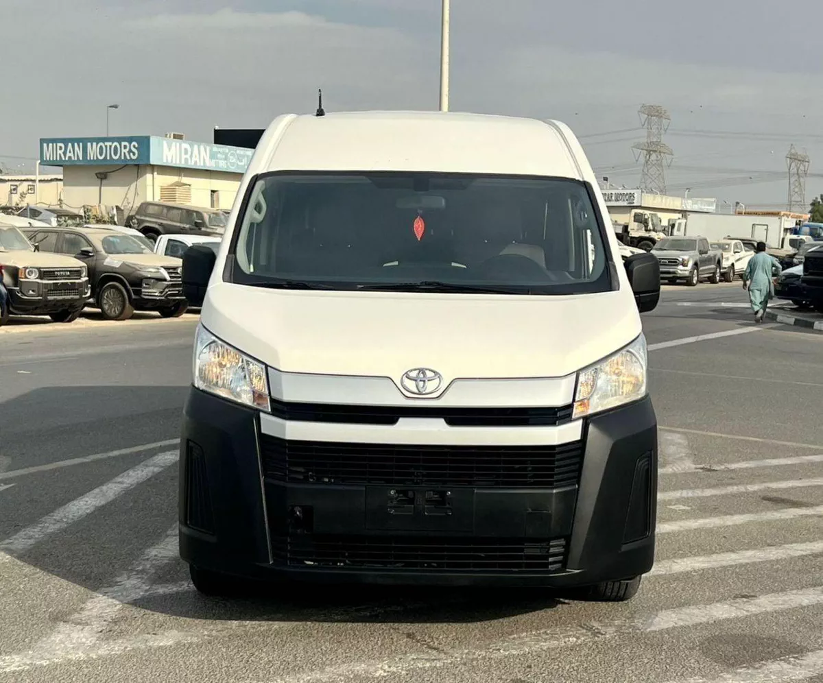 Toyota Hiace GL 2023 Toyota Hiace 3.5L V6 - GCC - Passenger Full Automatic - Patrol - 13 Seater - No Accident - 8-1-0