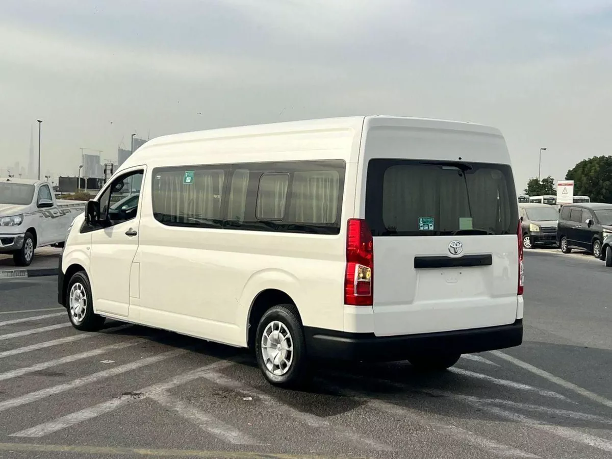 Toyota Hiace GL 2023 Toyota Hiace 3.5L V6 - GCC - Passenger Full Automatic - Patrol - 13 Seater - No Accident - 8-4-0