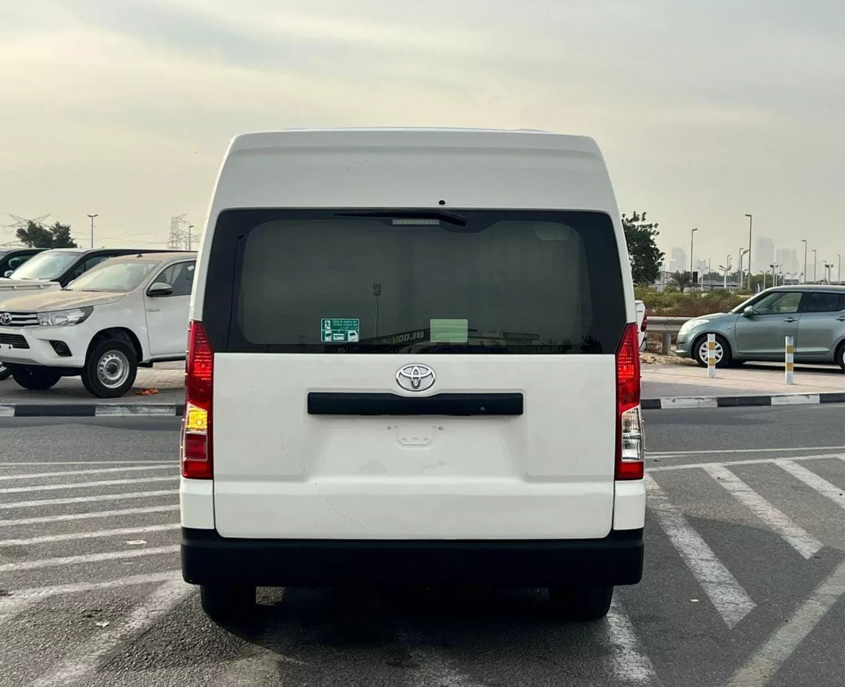 Toyota Hiace GL 2023 Toyota Hiace 3.5L V6 - GCC - Passenger Full Automatic - Patrol - 13 Seater - No Accident - 8-5-0
