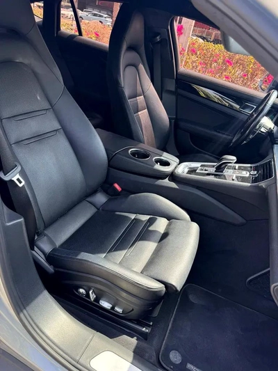 Porsche Panamera-12