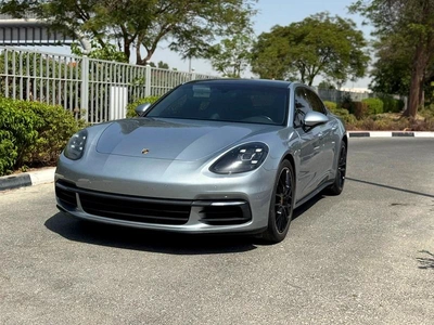 Porsche Panamera-0