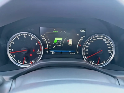 لاند كروزر VXR Tun Turbo فضي / احمر 2024 (الفطيم)-12