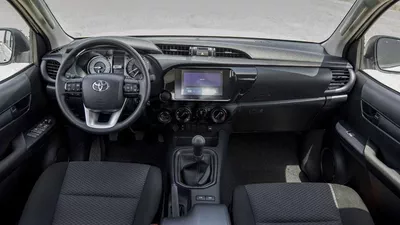 Toyota Hilux GL (LHD) TOYOTA HILUX DC COMFORT PLUS 2.4D MT 4X4 MY2025 - WHITE-10