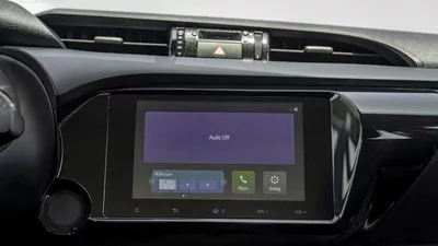 Toyota Hilux GL (LHD) TOYOTA HILUX DC COMFORT PLUS 2.4D MT 4X4 MY2025 - WHITE-11