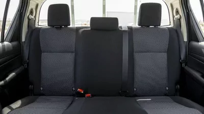 Toyota Hilux GL (LHD) TOYOTA HILUX DC COMFORT PLUS 2.4D MT 4X4 MY2025 - WHITE-18