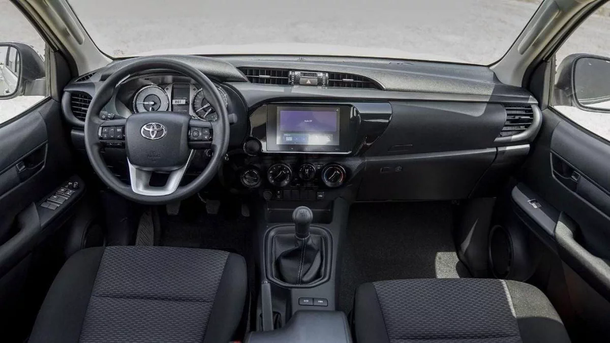 Toyota Hilux GL (LHD) TOYOTA HILUX DC COMFORT PLUS 2.4D MT 4X4 MY2025 - WHITE-10-0