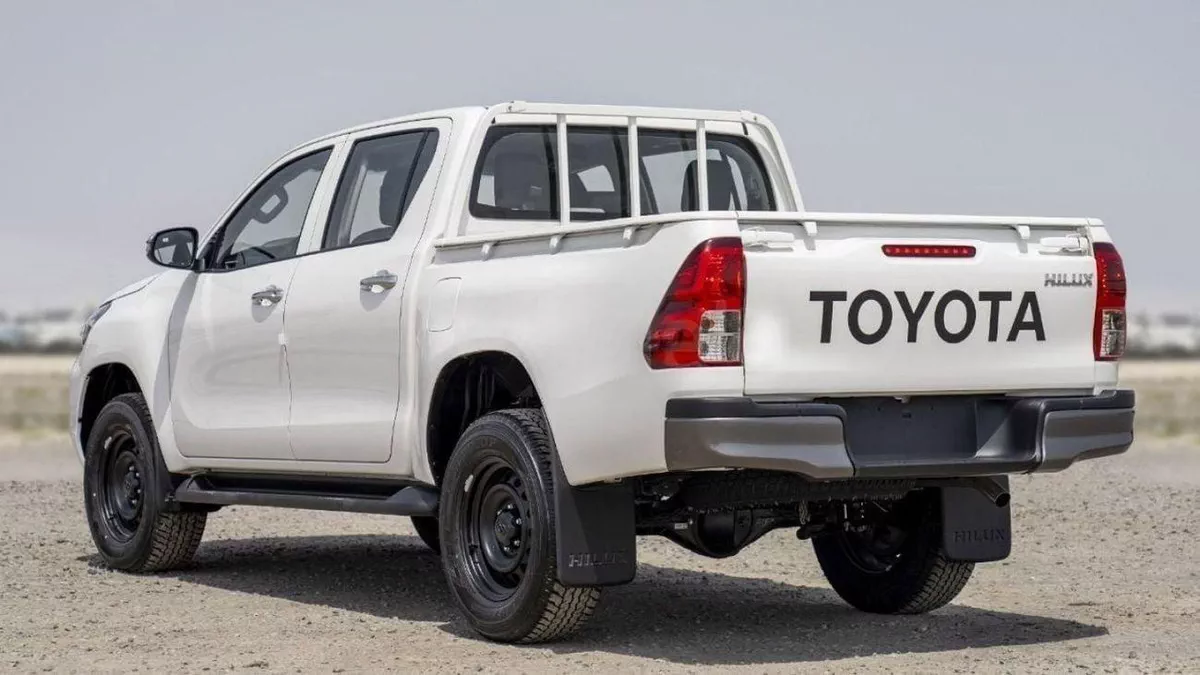 Toyota Hilux GL (LHD) TOYOTA HILUX DC COMFORT PLUS 2.4D MT 4X4 MY2025 - WHITE-2-0