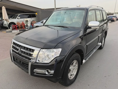 Mitsubshi pajero 2008 look 2020 balck color GCC-3