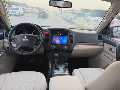 Mitsubshi pajero 2008 look 2020 balck color GCC-5