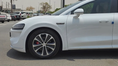 Luxeed R7 Ultra EREV (White)-4