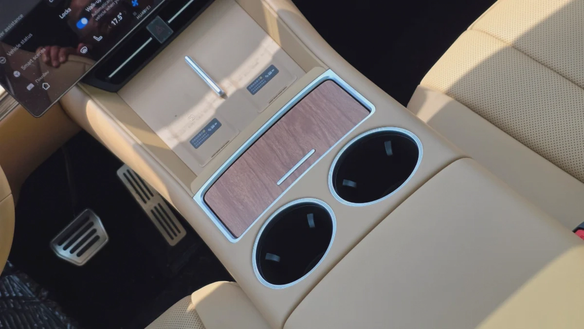 Luxeed R7 Ultra EREV (White)-8-8