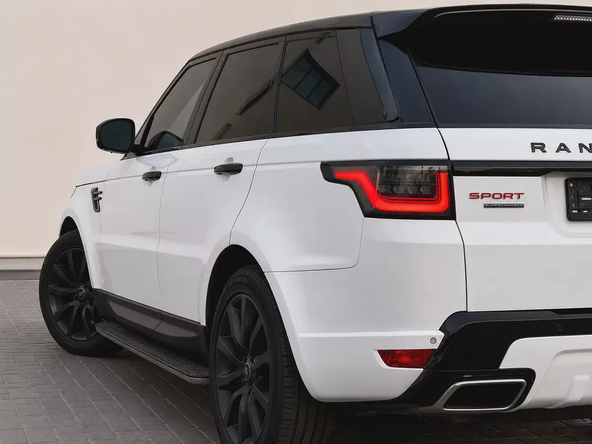 2014 Land Rover Range Rover Sport HSE Supercharged - European Specs-4-4