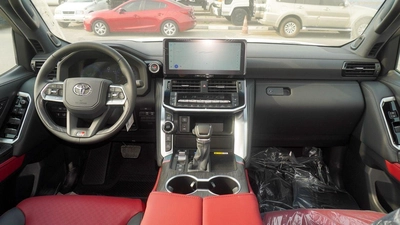 Toyota Land Cruiser GR SPORT 3.5L V6-7