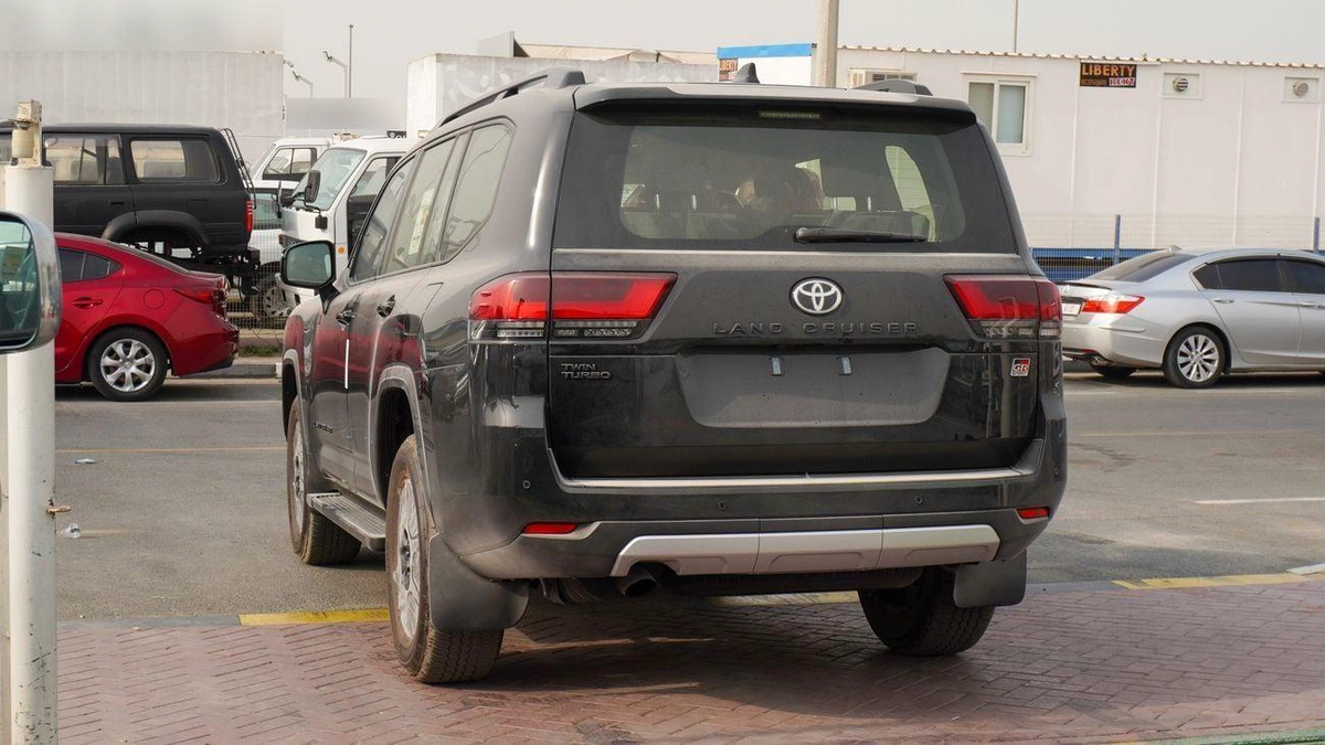 Toyota Land Cruiser GR SPORT 3.5L V6-15-15