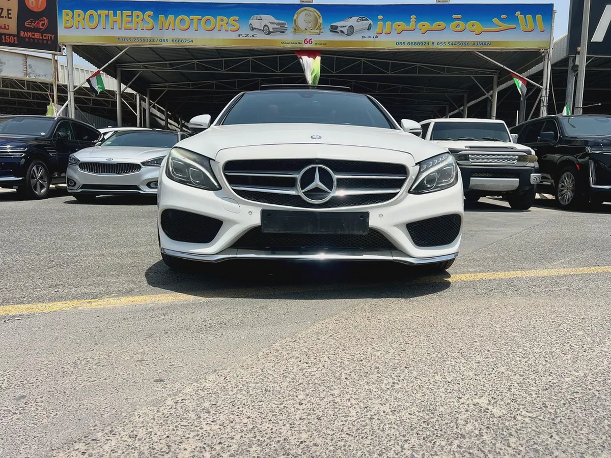 2017 Mercedes-Benz C200 C-Class GCC Specs - Impeccable Condition