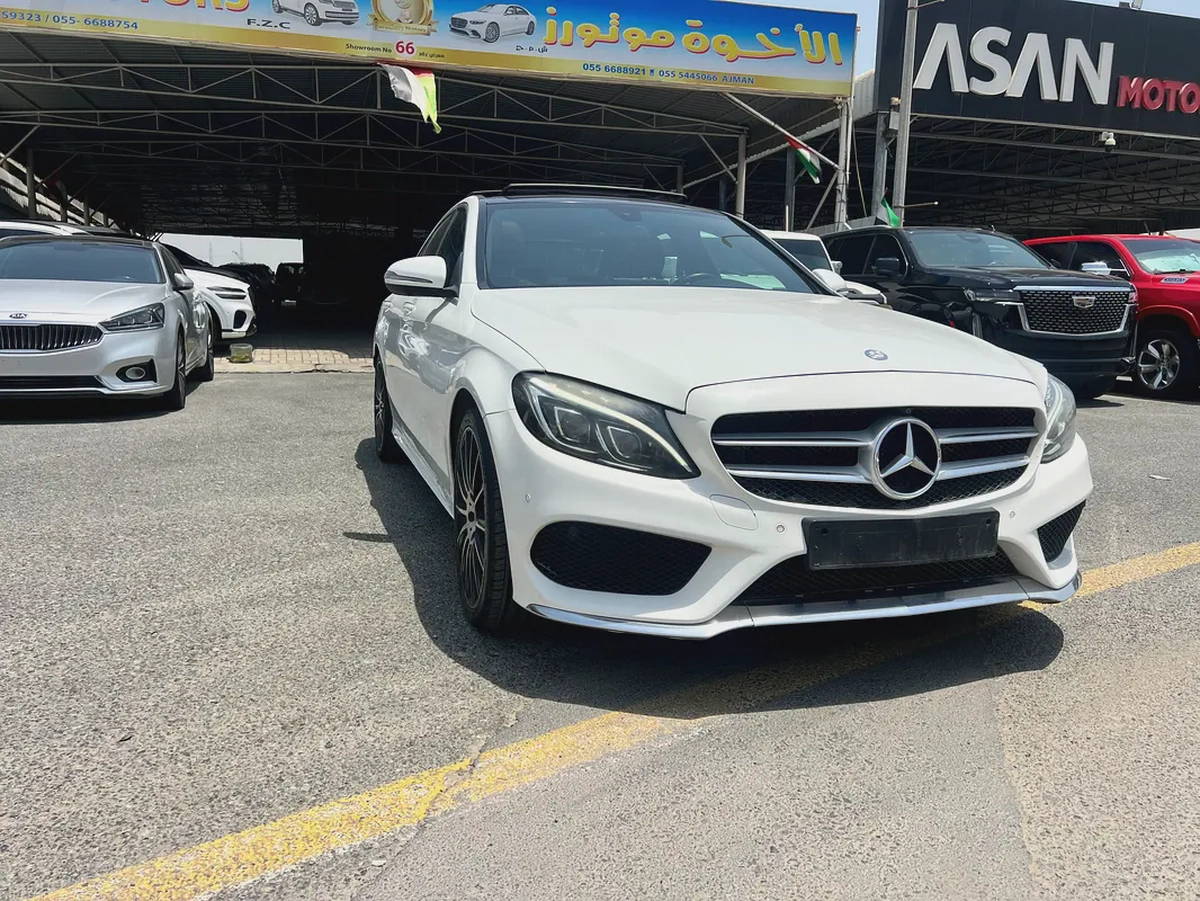 2017 Mercedes-Benz C200 C-Class GCC Specs - Impeccable Condition-2-2