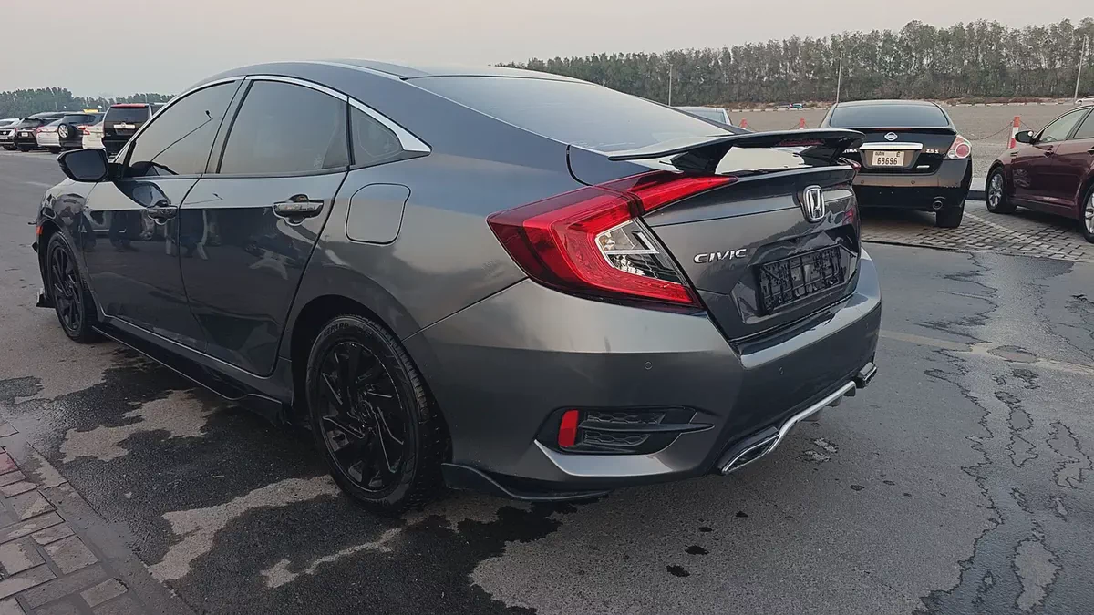 2016 Honda Civic Sport GCC Specs-2-2