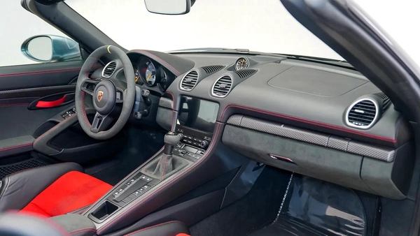 Porsche 718 Cayman GT4 RS