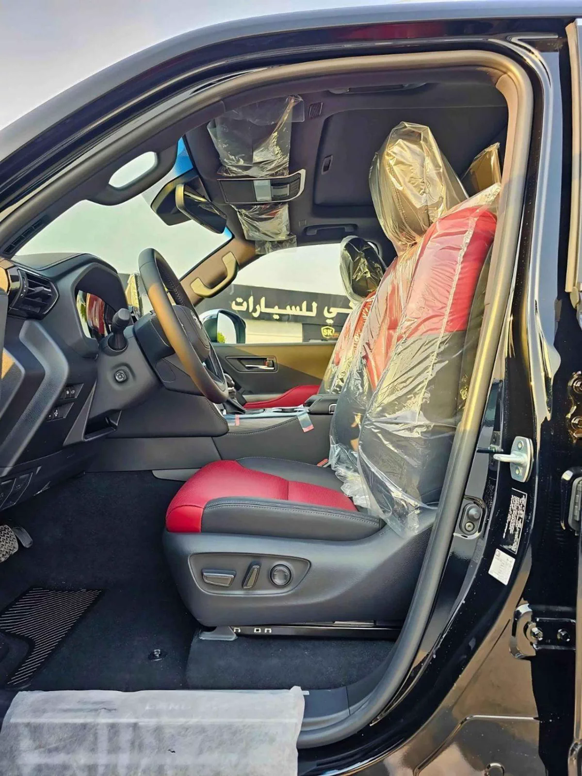 Toyota Land Cruiser VXR 3.3L DIESEL || PWR WITH MEMORY SEATS / HUD , RADAR / JBL SPEAKERS (CODE # LCDVXRHA)-10-0