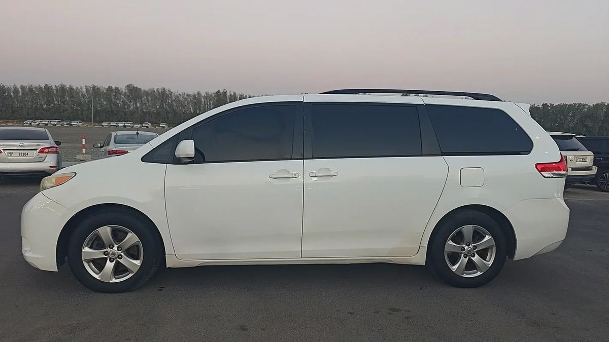 2014 Toyota Sienna Limited | American Specs | Fully Loaded-4-4