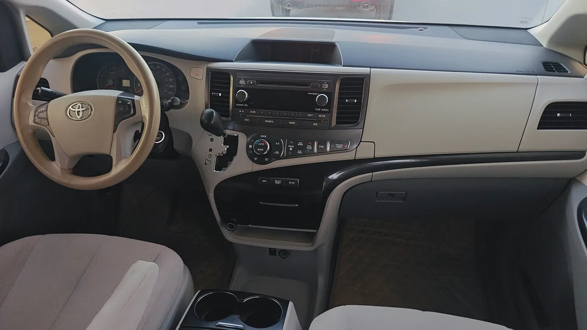 2014 Toyota Sienna Limited | American Specs | Fully Loaded-8-8