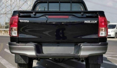 Toyota Hilux Toyota Hilux 2.4L Diesel MT Mid Option 2025-7