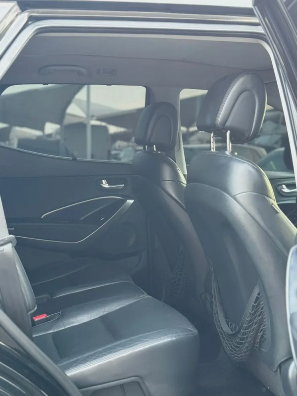 HYUNDAI//SANTAFE TGDI (2016)// KOREA// FULL OPTIONS//GOOD CONDITION//LOW MILLAGE//