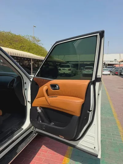 NISSAN PATROL LE V8-13