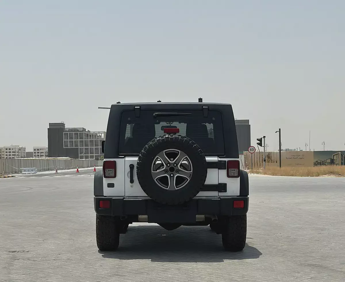 EXCELLENT CONDITION | ORIGINAL PAINT | GCC | JEEP WRANGLER SPORT 2014-3-3