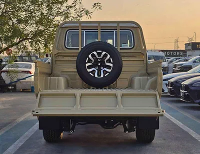 Toyota Land Cruiser Pick Up  DOUBLE CABIN / 2.8L V4 DIESEL A/T / DVD CAMERA / WINCH , SNORKEL / DIFF LOCK (CODE # LC-6