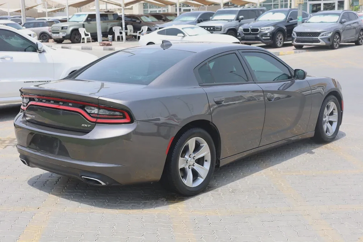 Used Dodge Charger 3.6L SXT Mid Option 2015-4-4