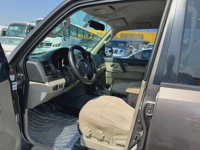 Mitsubshi Pajero 2015 brown color GCC calen car-9