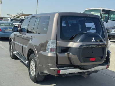 Mitsubshi Pajero 2015 brown color GCC calen car-1