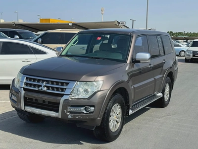 Mitsubshi Pajero 2015 brown color GCC calen car-3