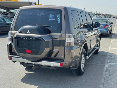 Mitsubshi Pajero 2015 brown color GCC calen car-4